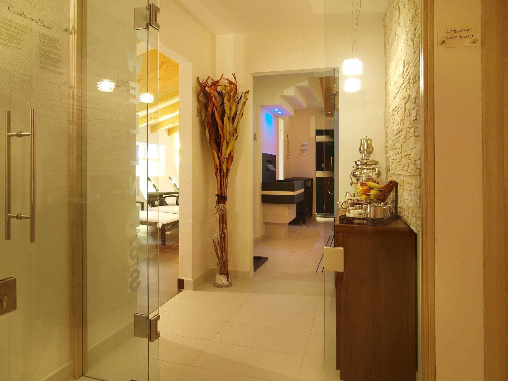 Hotel Garni Corallo Torbole Sul Garda Dış mekan fotoğraf