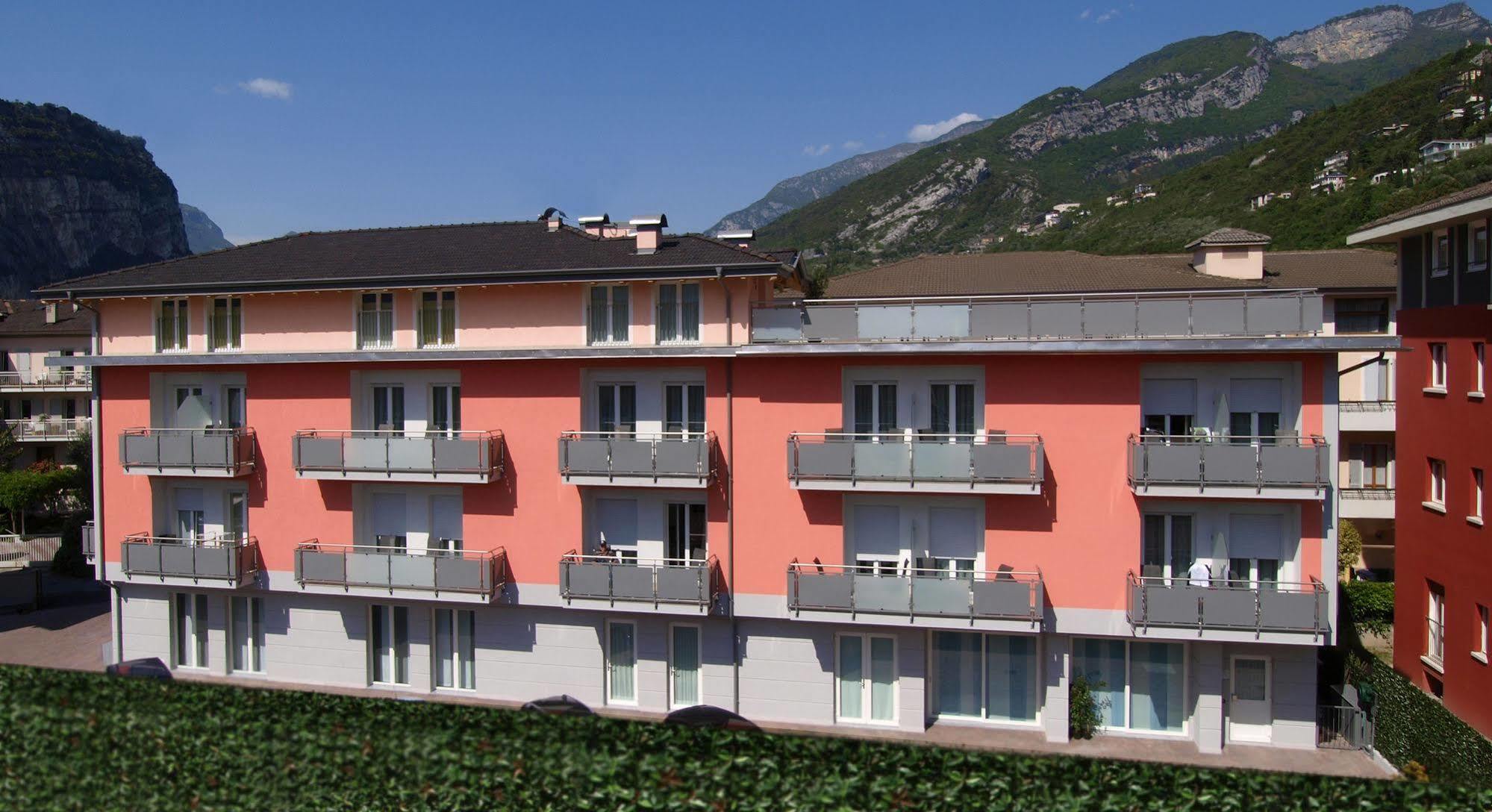 Hotel Garni Corallo Torbole Sul Garda Dış mekan fotoğraf