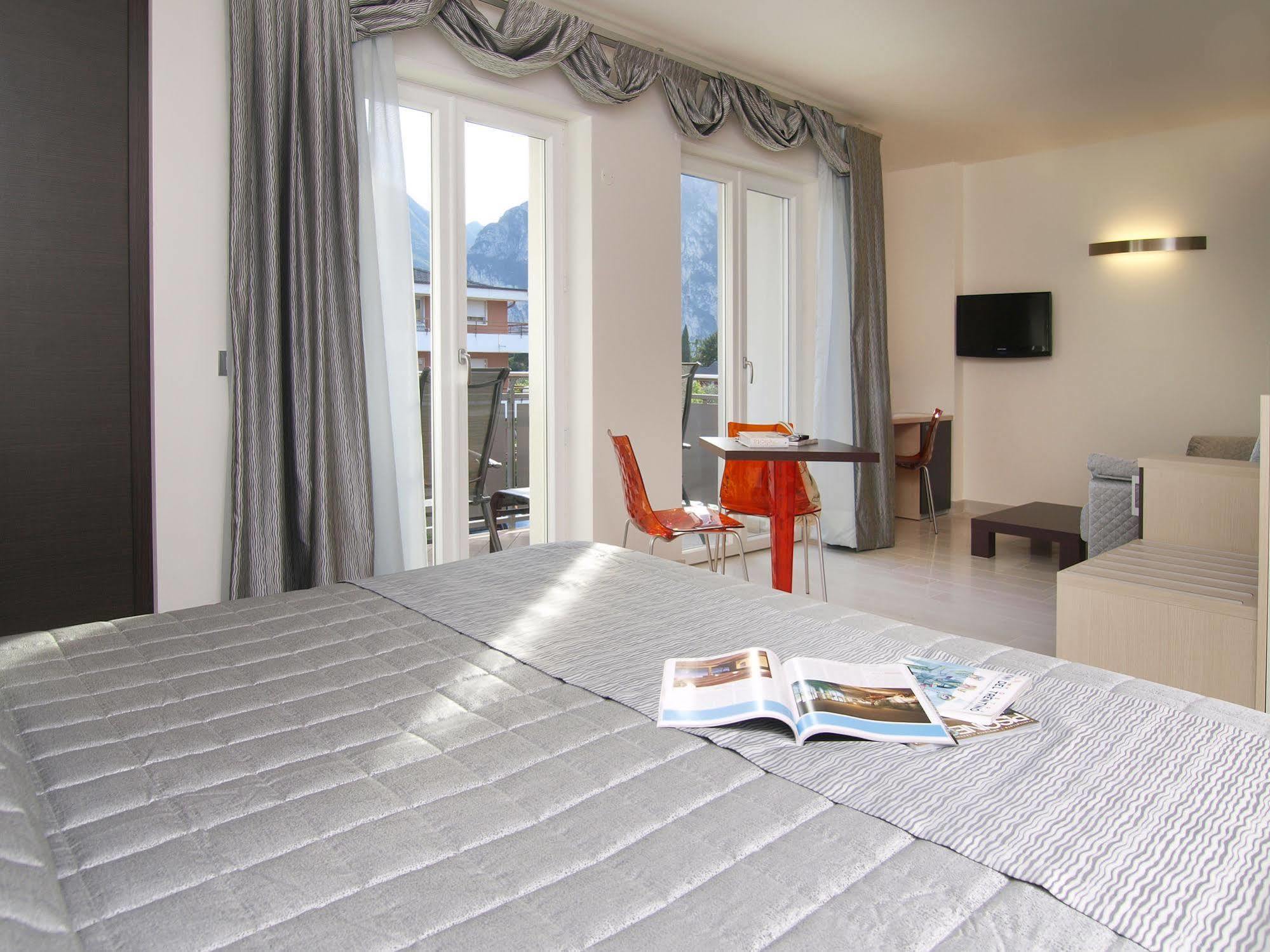 Hotel Garni Corallo Torbole Sul Garda Dış mekan fotoğraf