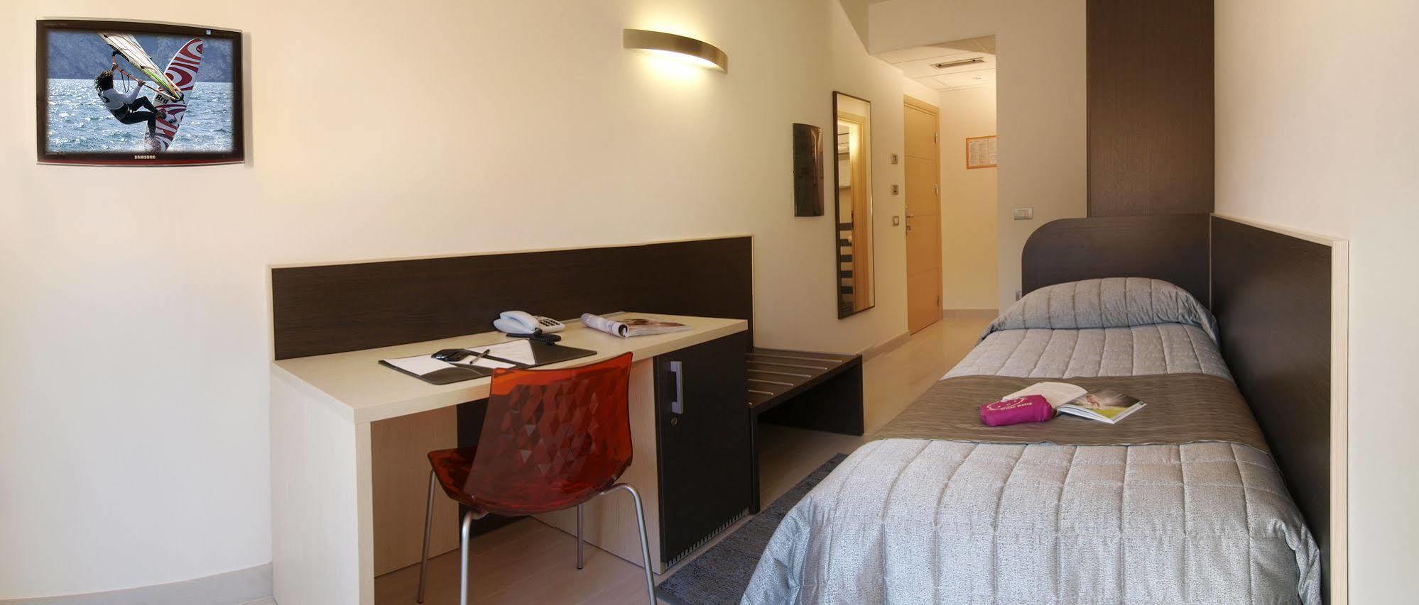 Hotel Garni Corallo Torbole Sul Garda Dış mekan fotoğraf