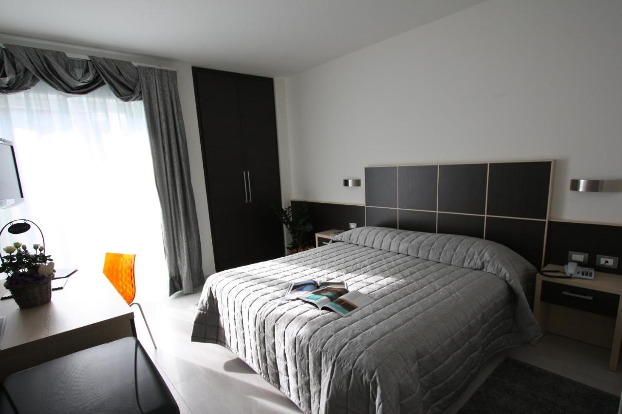 Hotel Garni Corallo Torbole Sul Garda Dış mekan fotoğraf