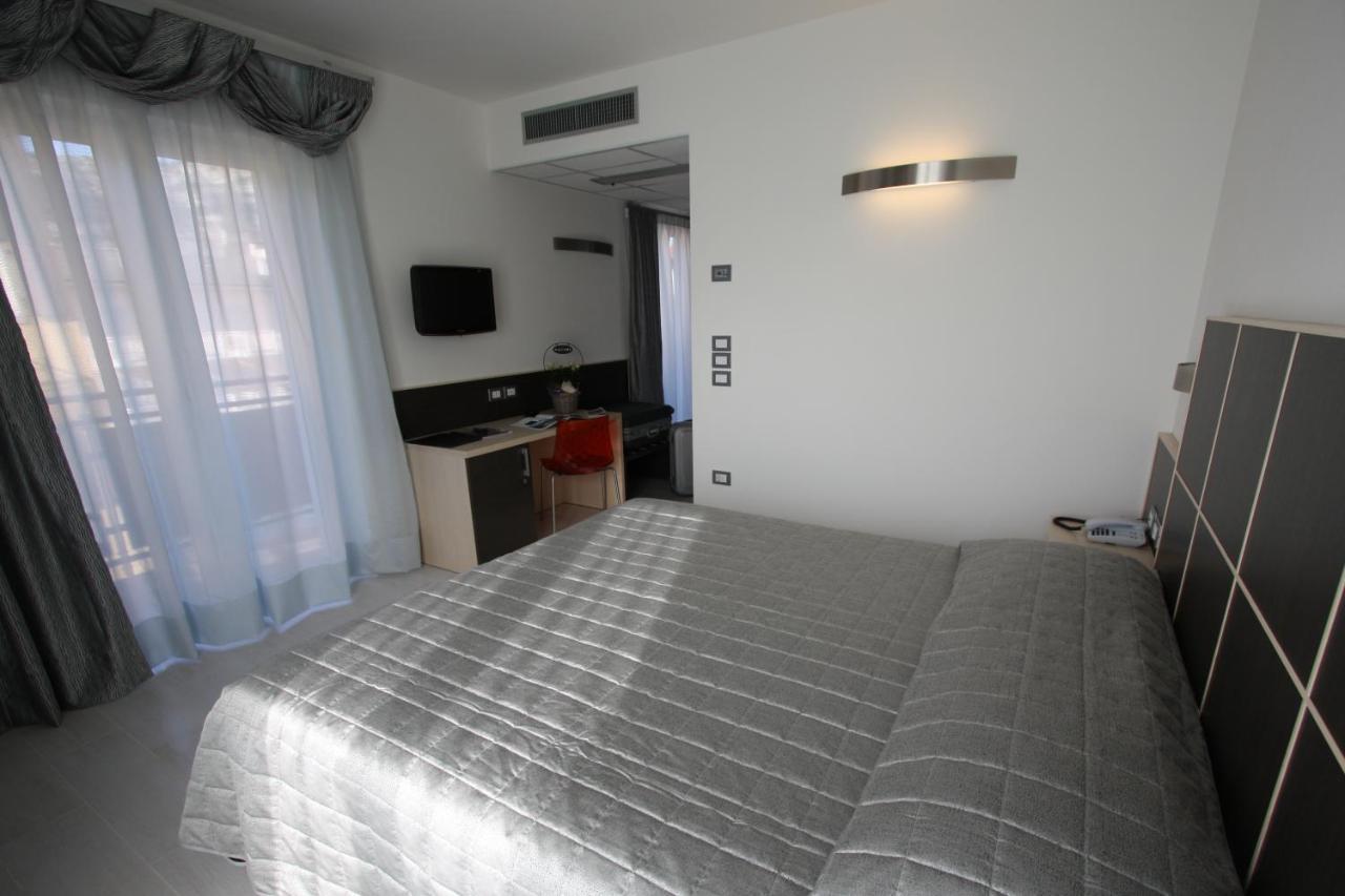 Hotel Garni Corallo Torbole Sul Garda Dış mekan fotoğraf